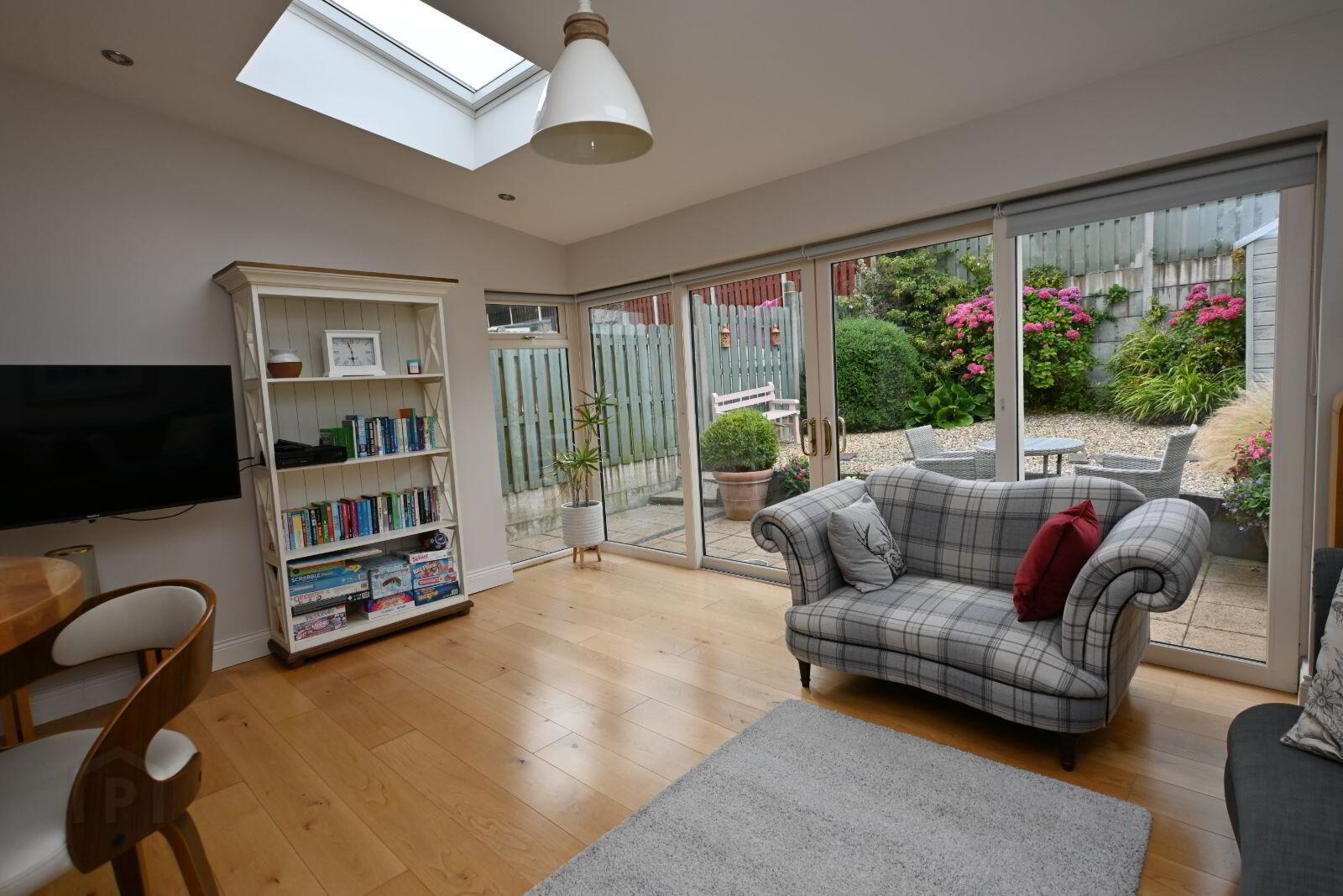 15 Rosebay Drive 7 of 25