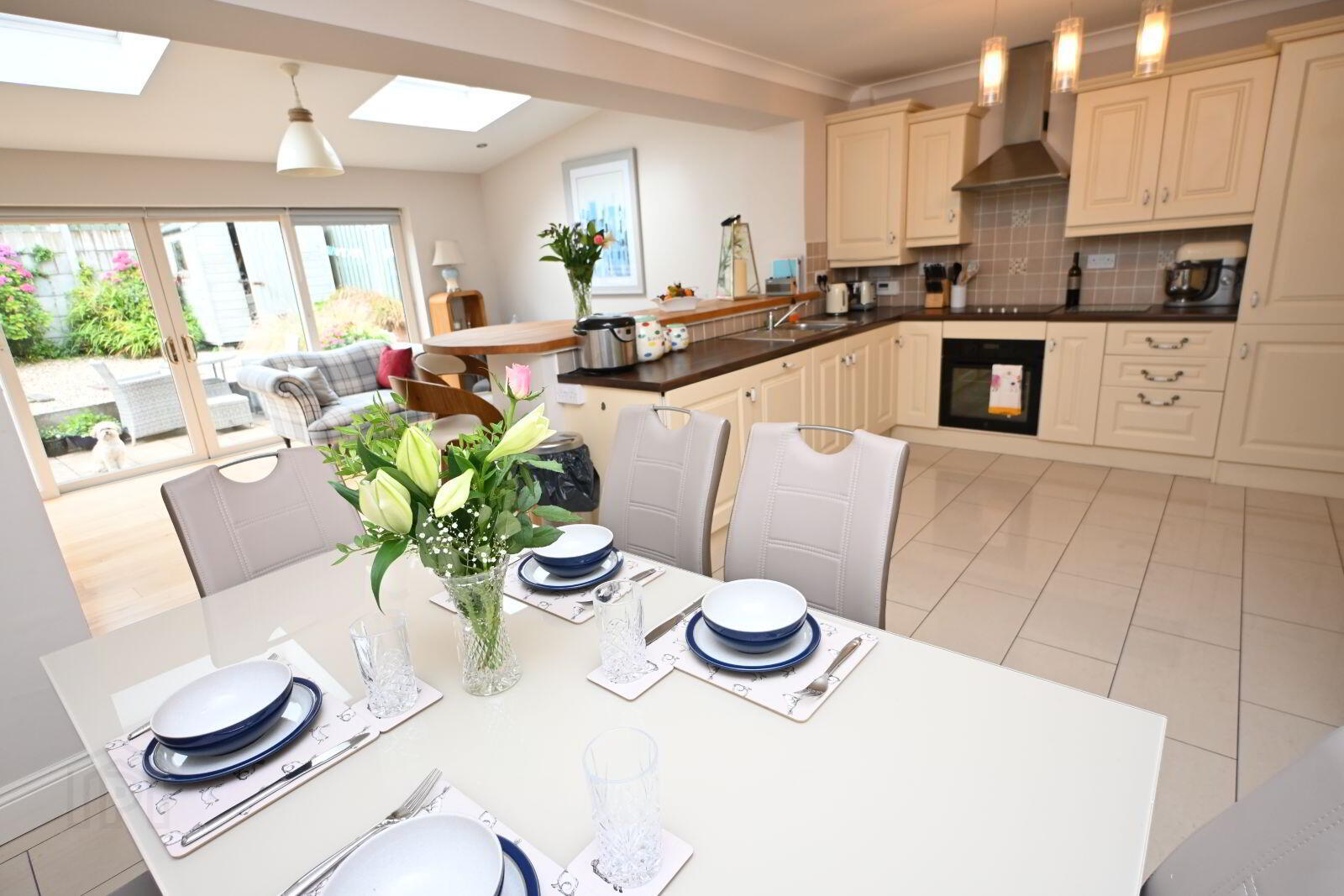 15 Rosebay Drive 8 of 25