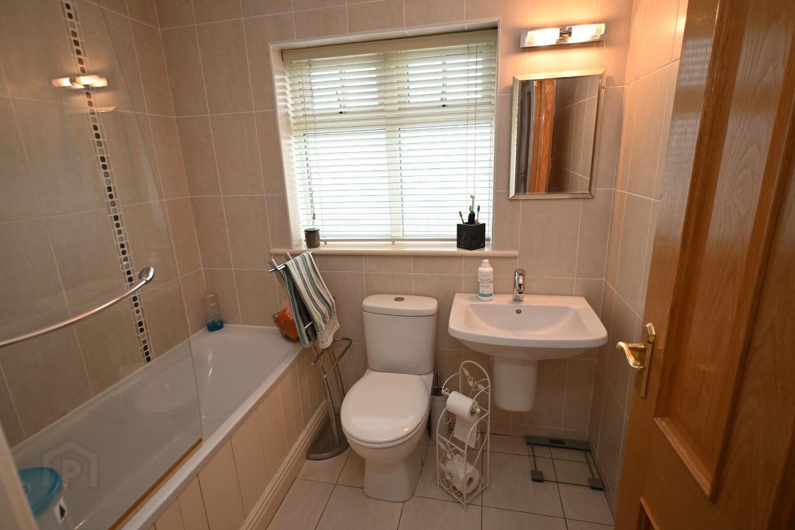 15 Rosebay Drive 18 of 25