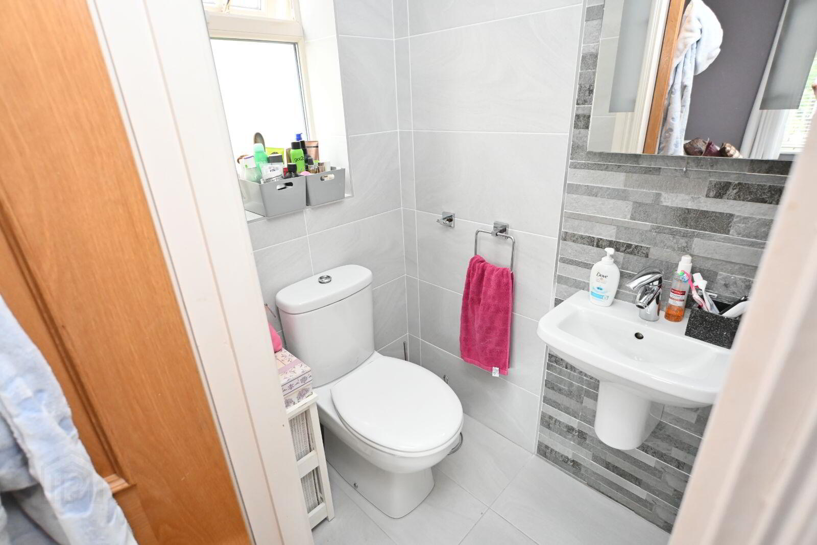 15 Rosebay Drive 6 of 25