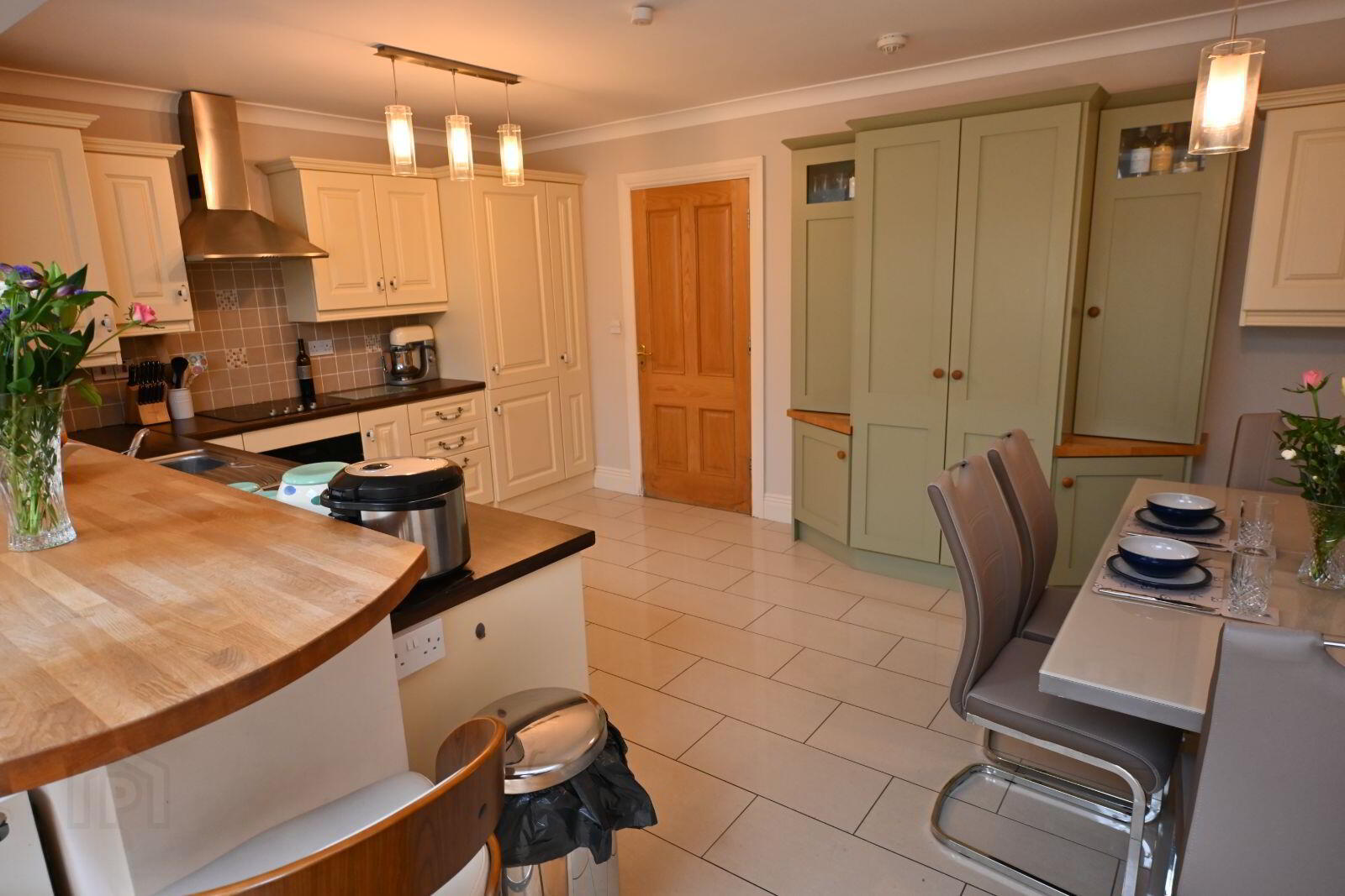 15 Rosebay Drive 5 of 25