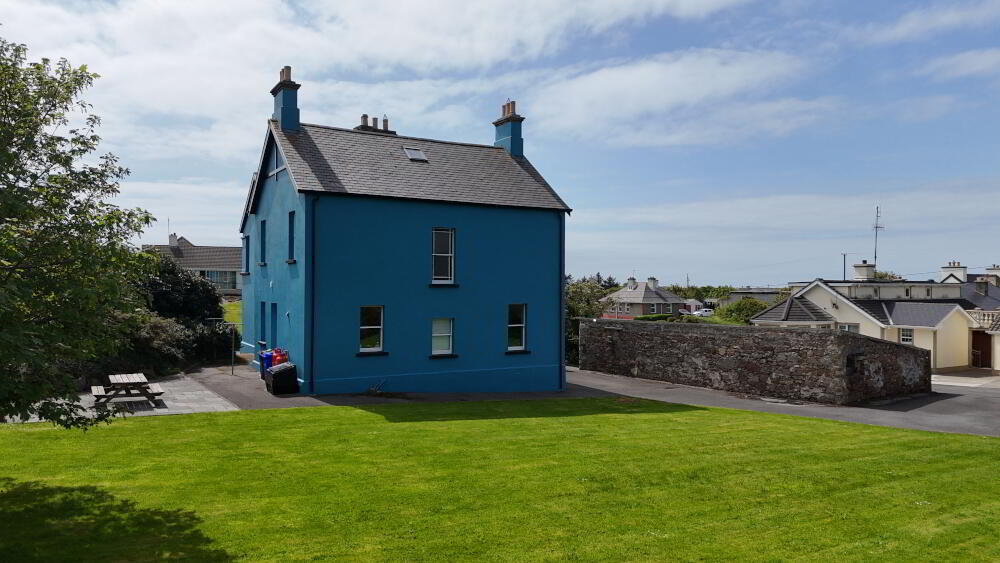 Foirnis 40 of 45