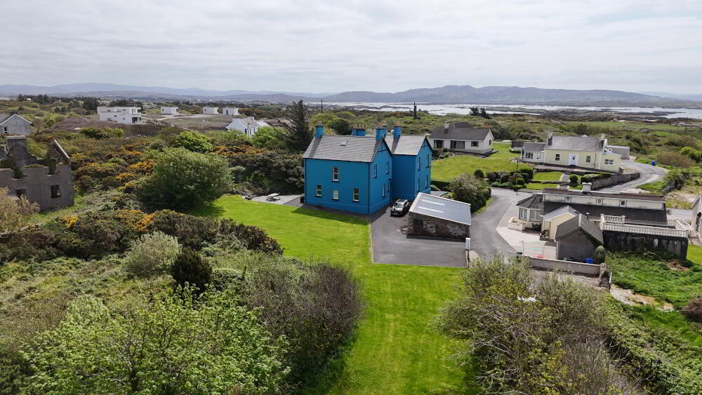 Foirnis 43 of 45