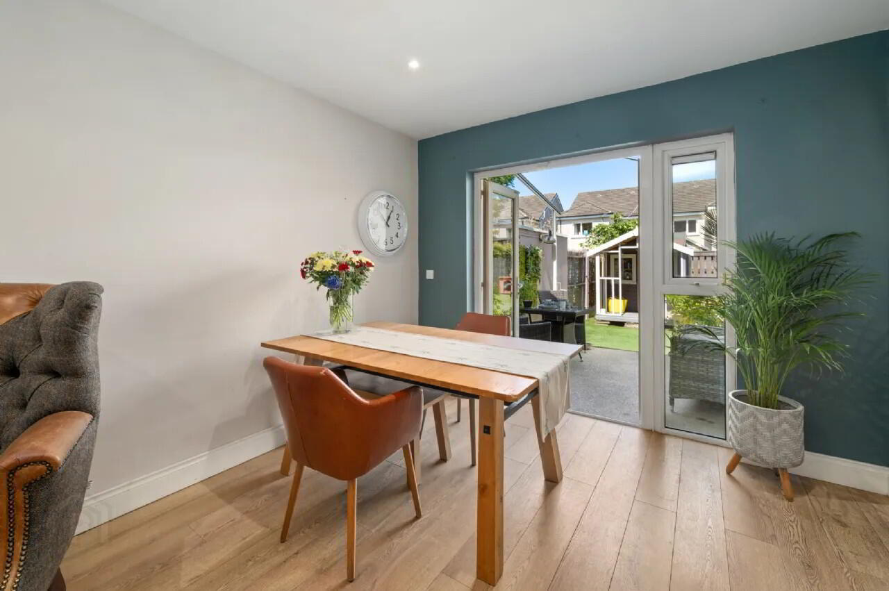 219 Fernwood 6 of 21