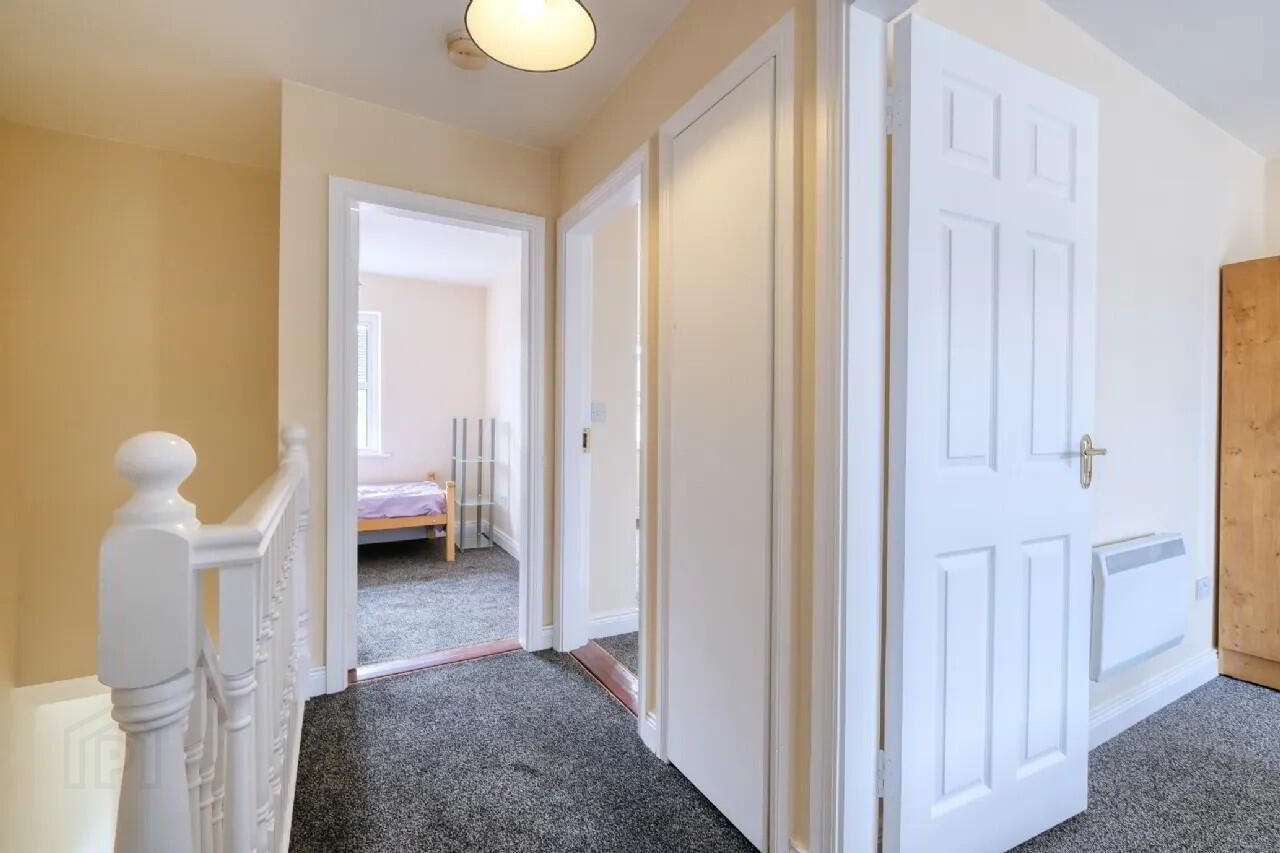 2 Camlin Mews 9 of 13