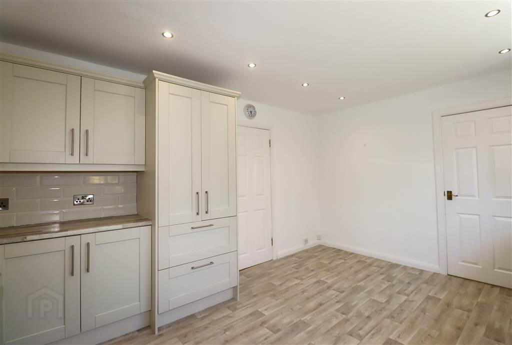 1 Hedingham 8 of 25