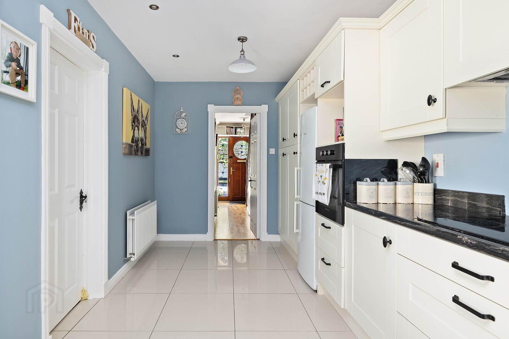 18 Priory Drive 4 of 30