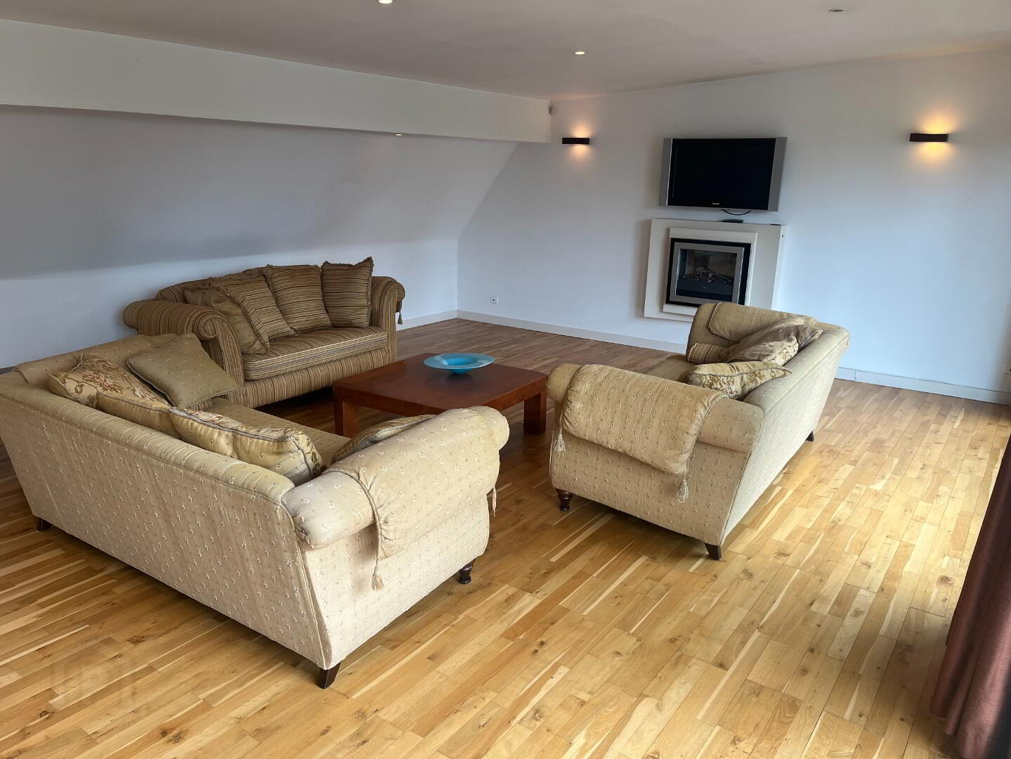 5c The Willow, Avenue 6 of 17