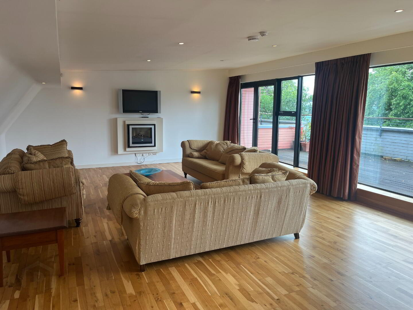5c The Willow, Avenue 7 of 17