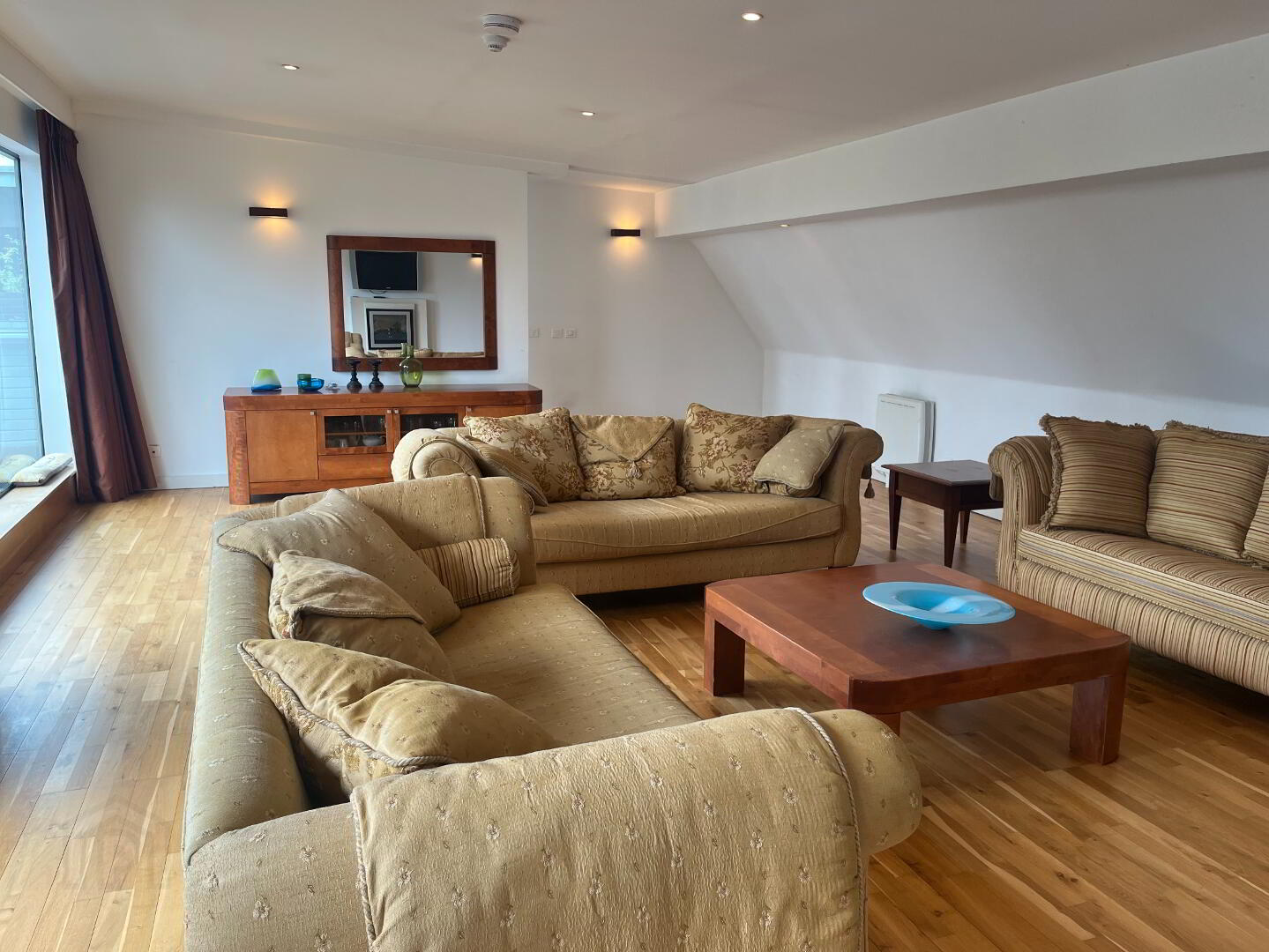 5c The Willow, Avenue 10 of 17
