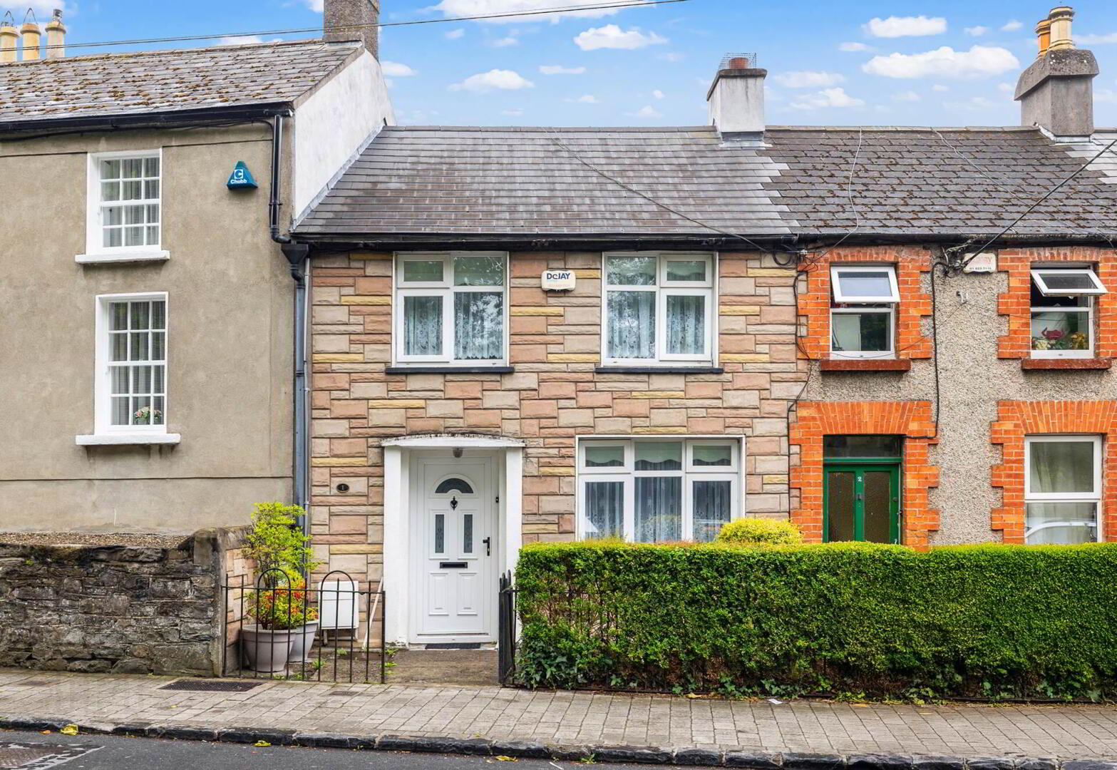 1 Sarsfield Terrace 1 of 18