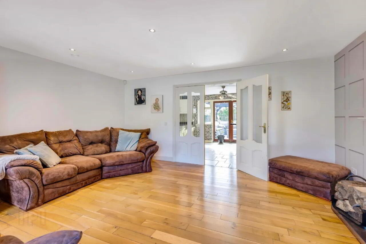 26 Moyview 6 of 45