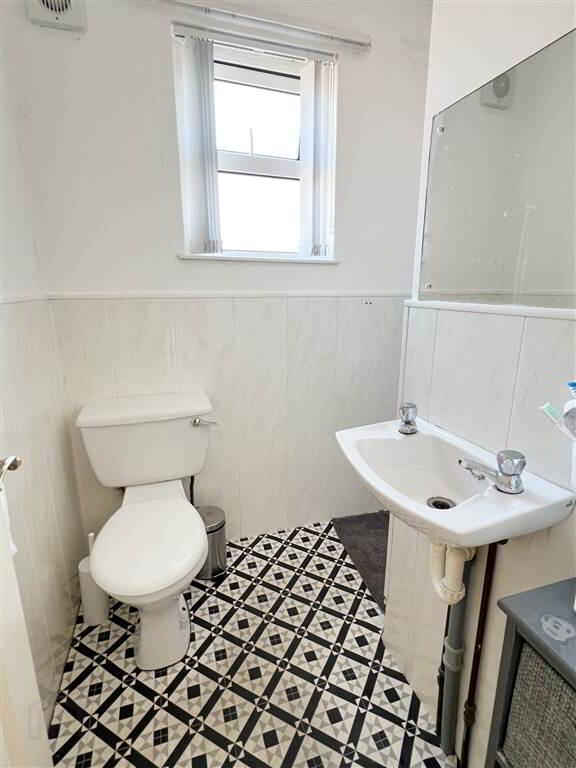 12 Strandview Street 6 of 14