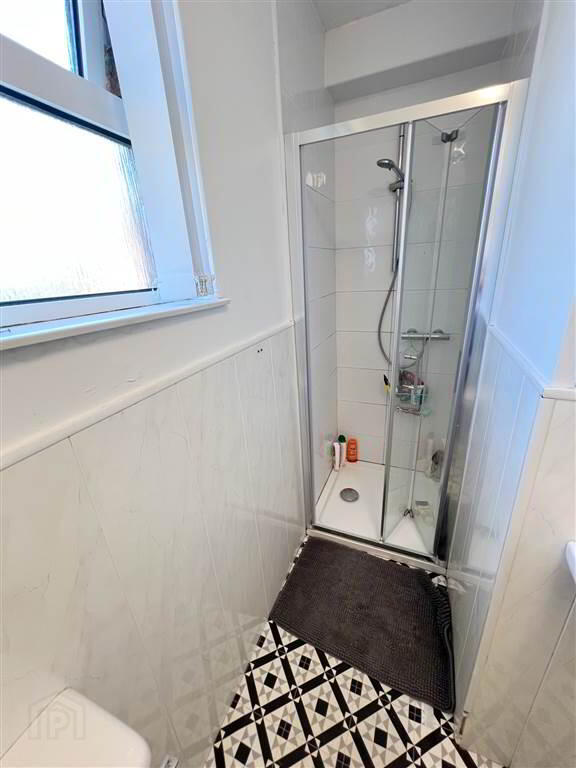 12 Strandview Street 7 of 14