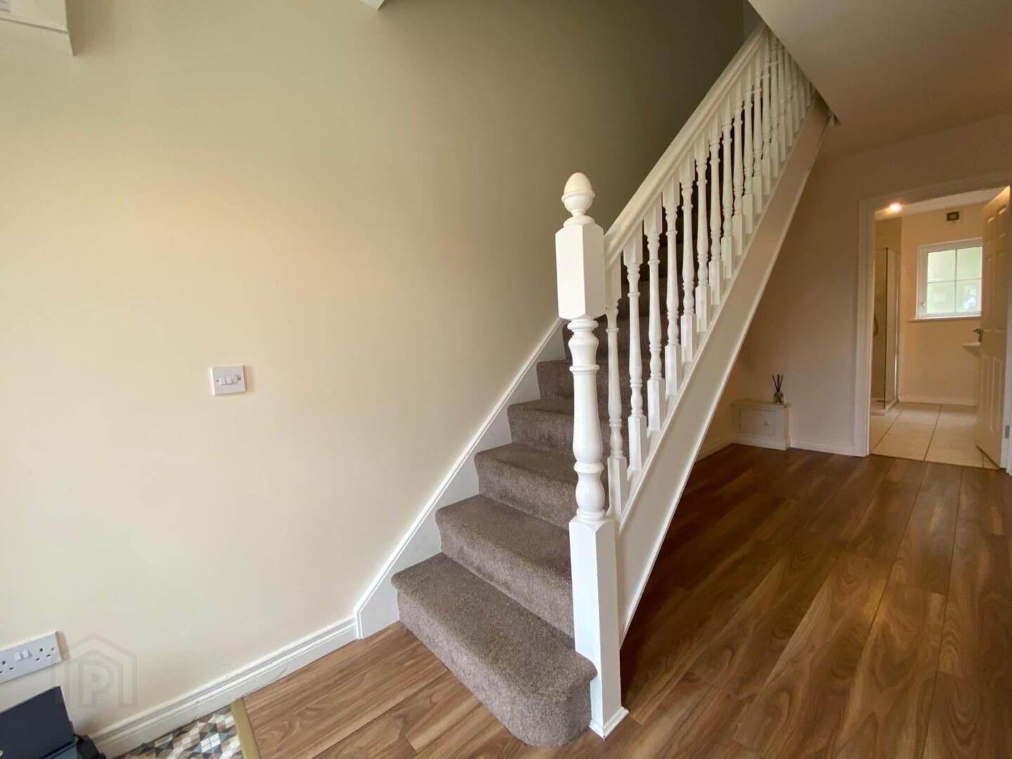 30 Stewarts Court 5 of 12