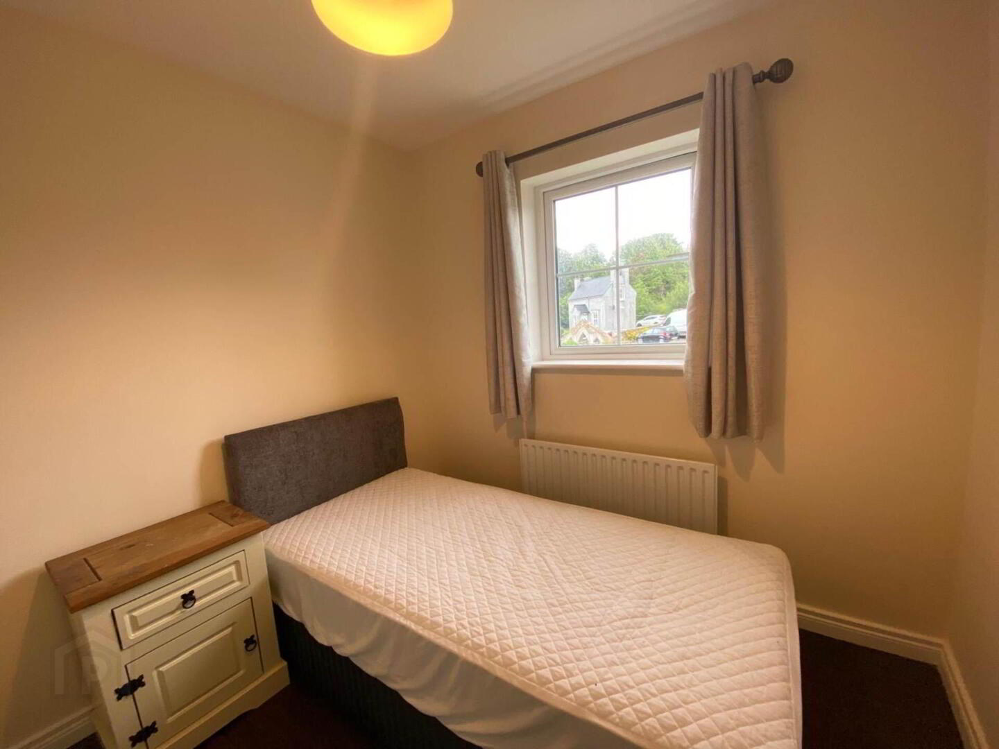 30 Stewarts Court 9 of 12