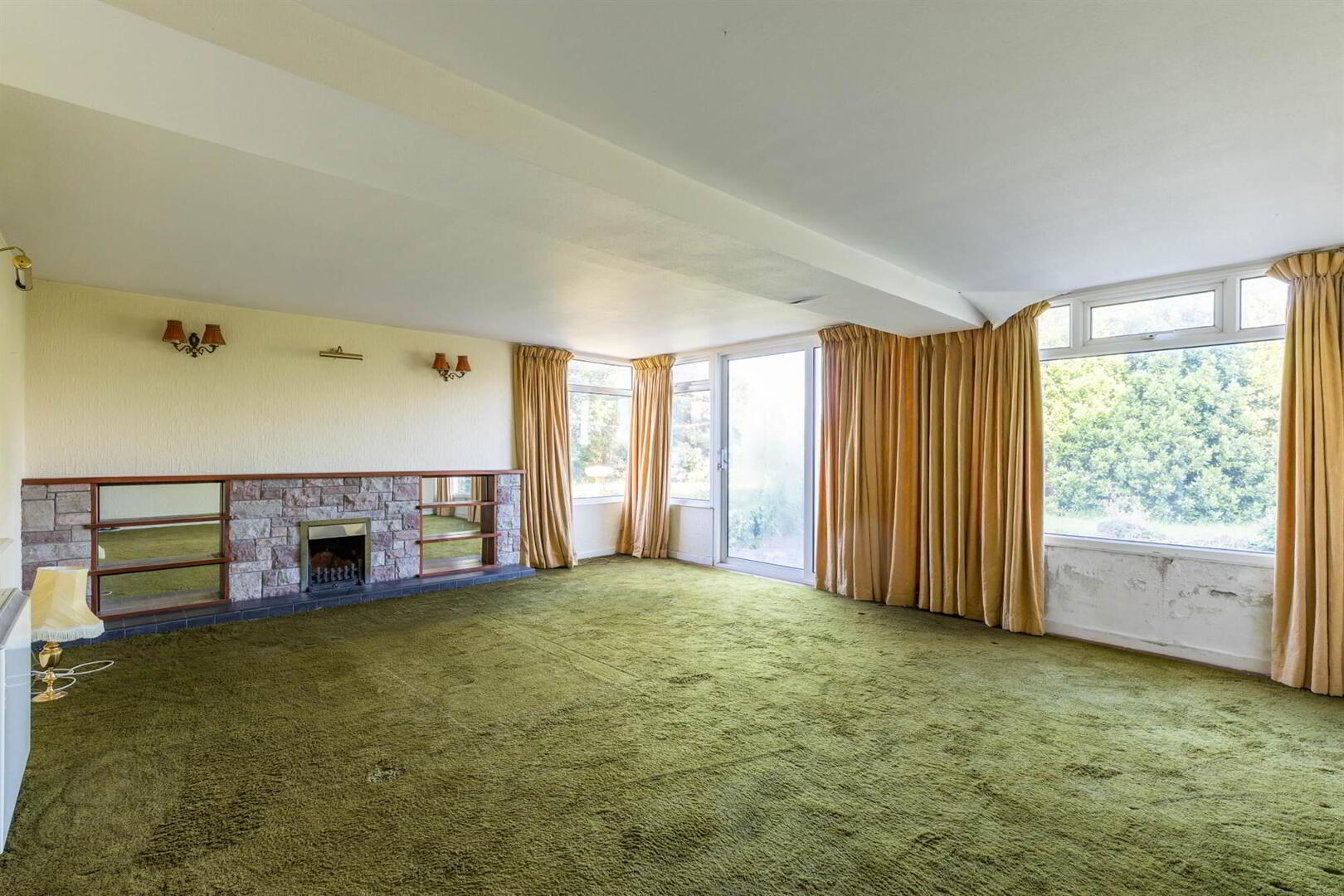 25 Hillhead Road 5 of 28