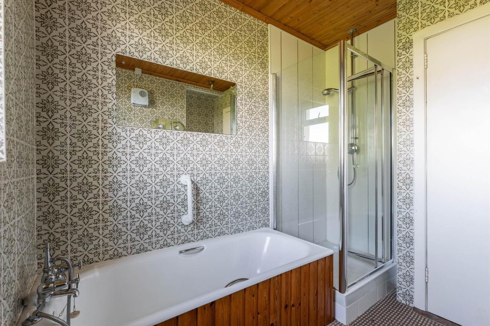 25 Hillhead Road 18 of 28