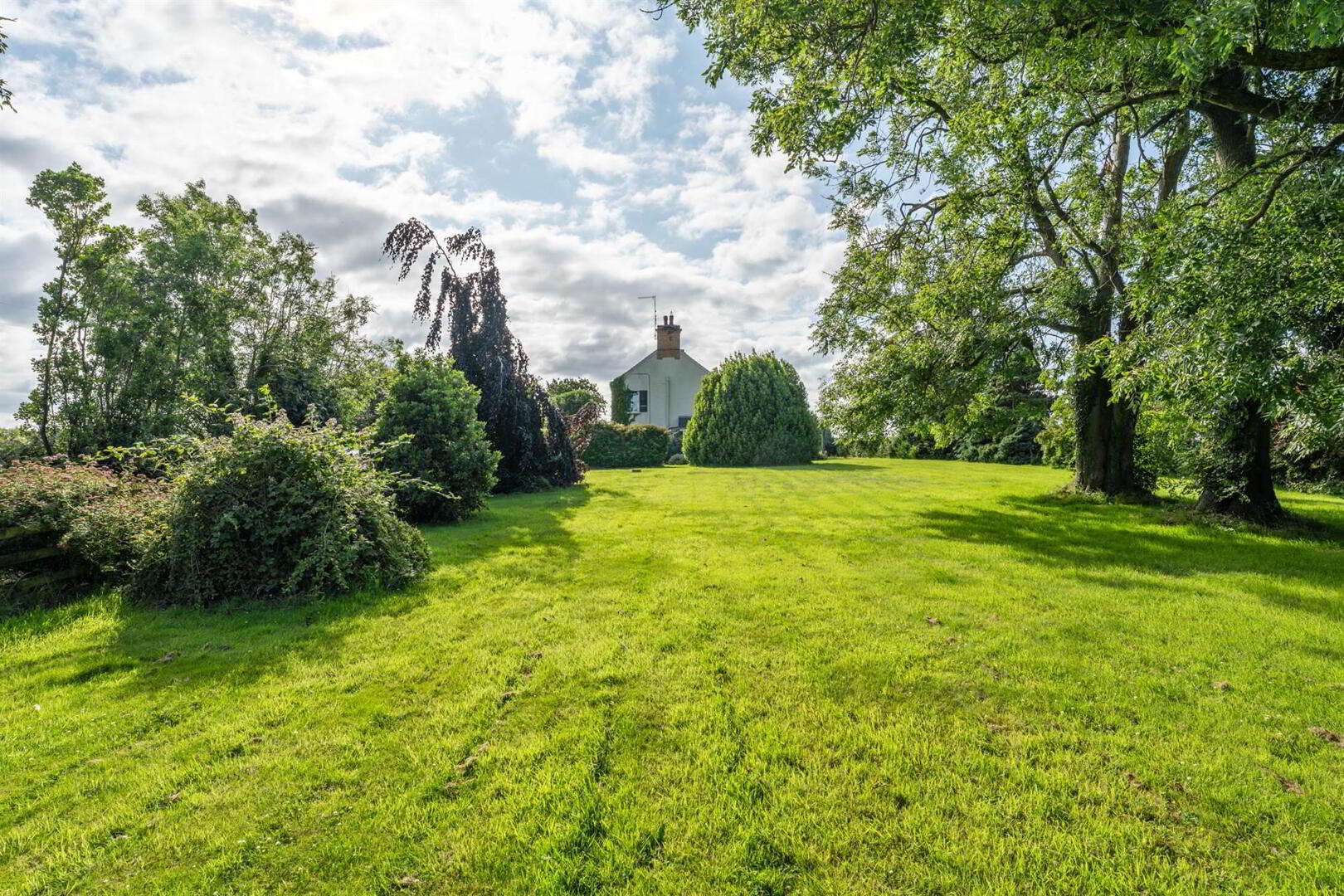 25 Hillhead Road 22 of 28