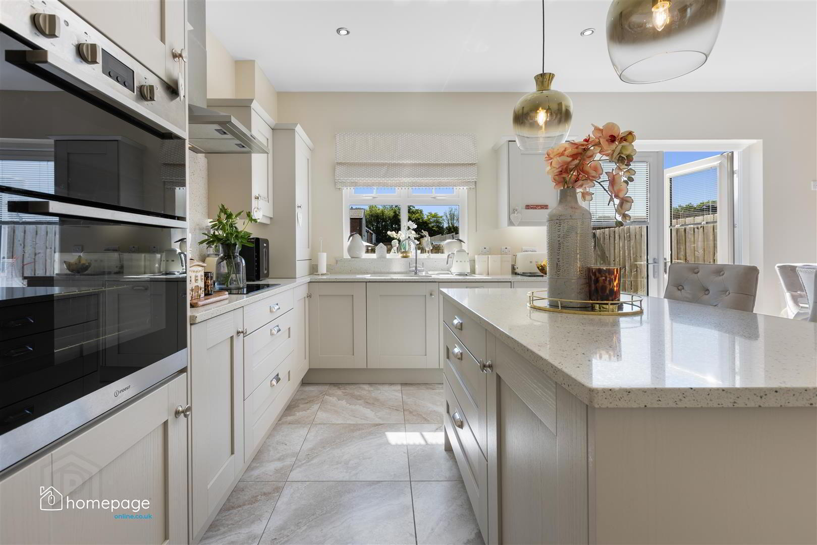 1 Boyle Avenue 9 of 38