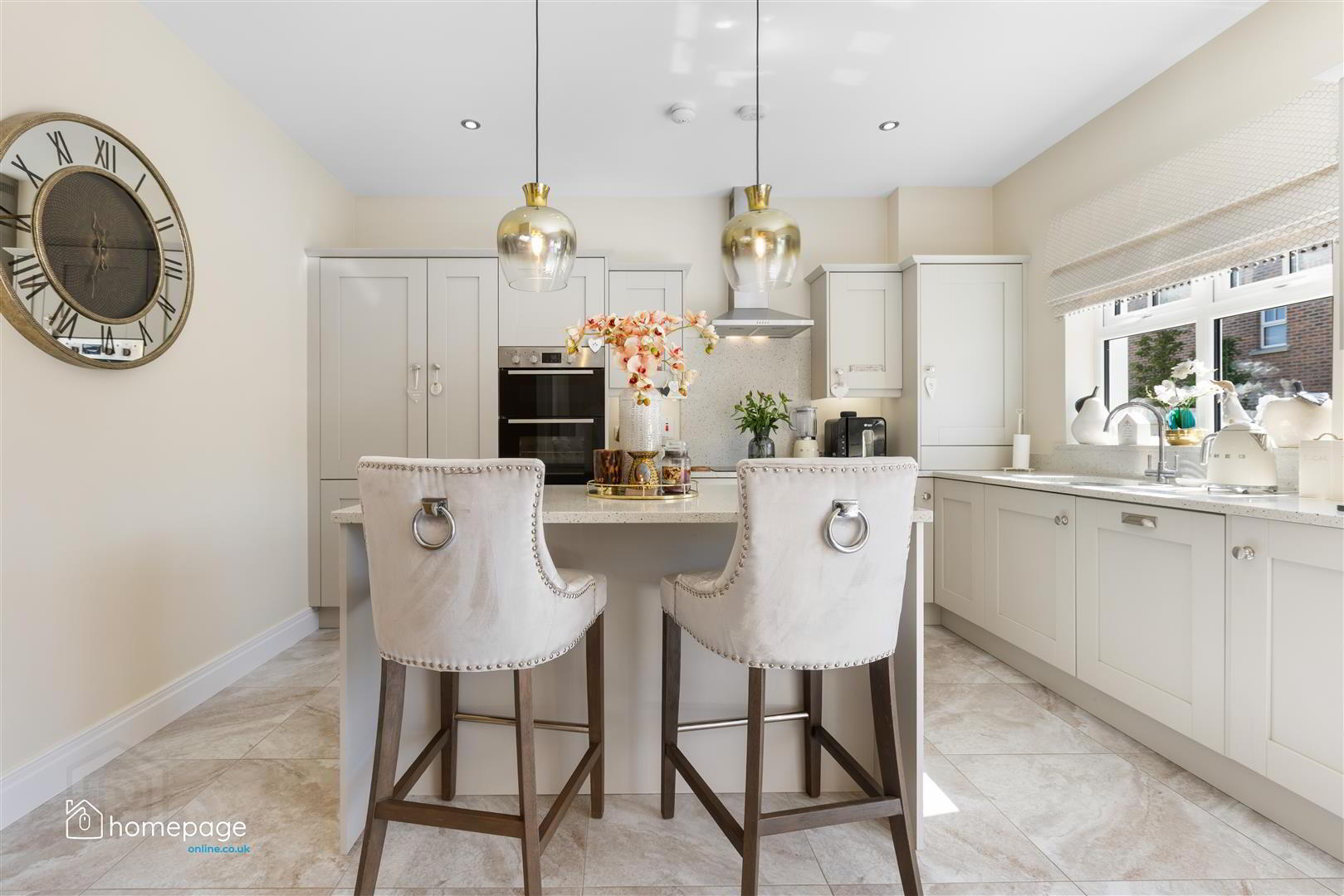 1 Boyle Avenue 16 of 38
