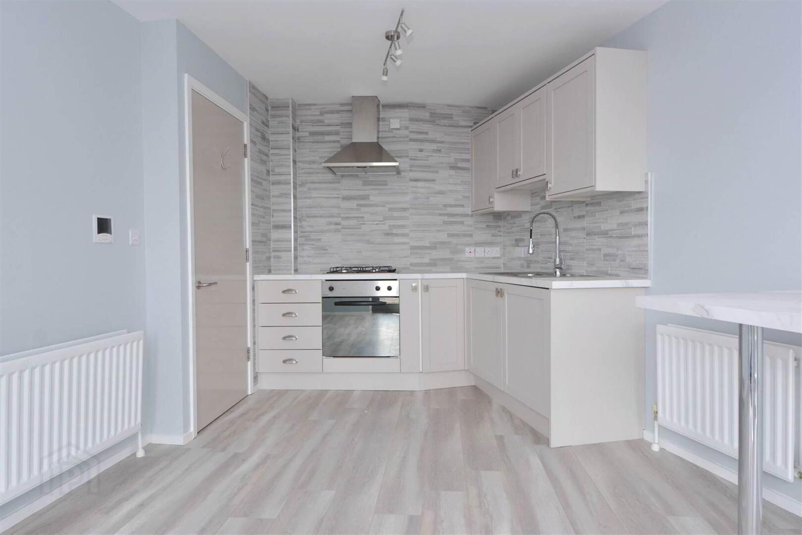 Apt 6.1, 117 Lisburn Road 5 of 14