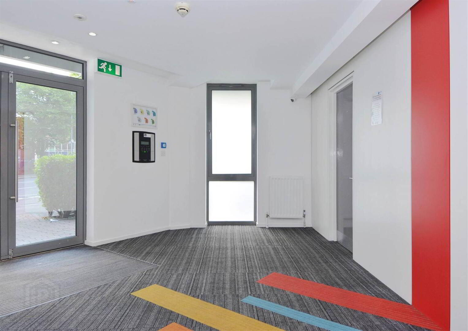 Apt 6.1, 117 Lisburn Road 3 of 14