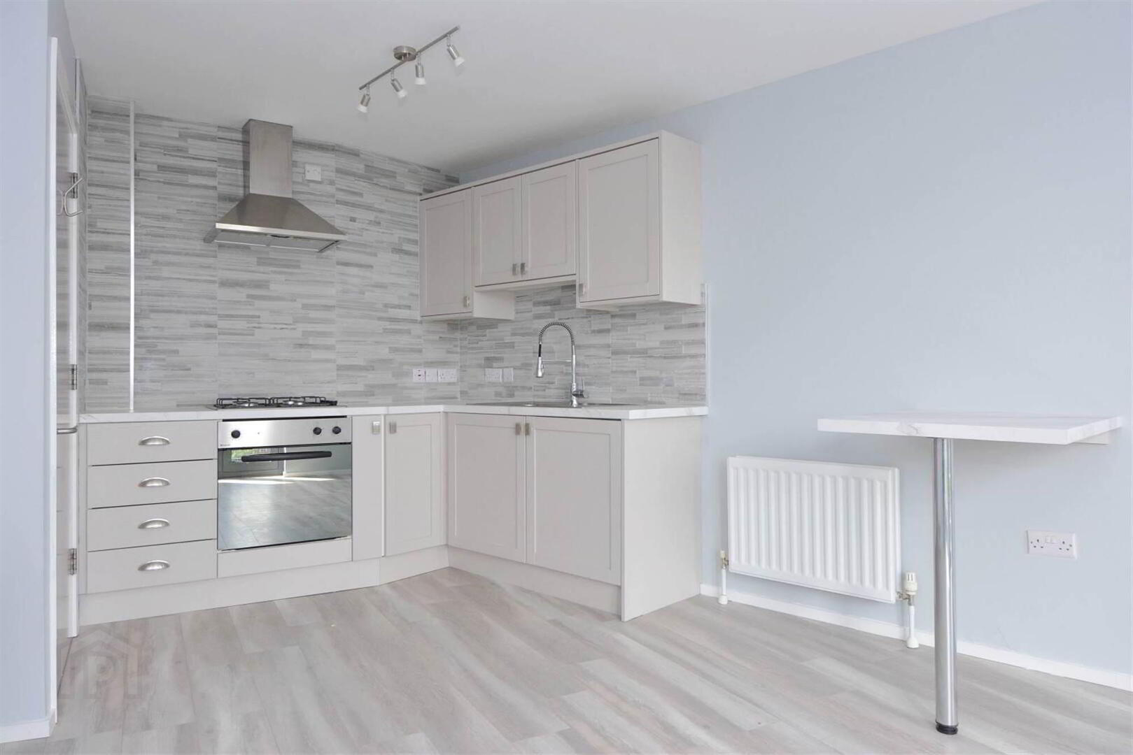 Apt 6.1, 117 Lisburn Road 6 of 14