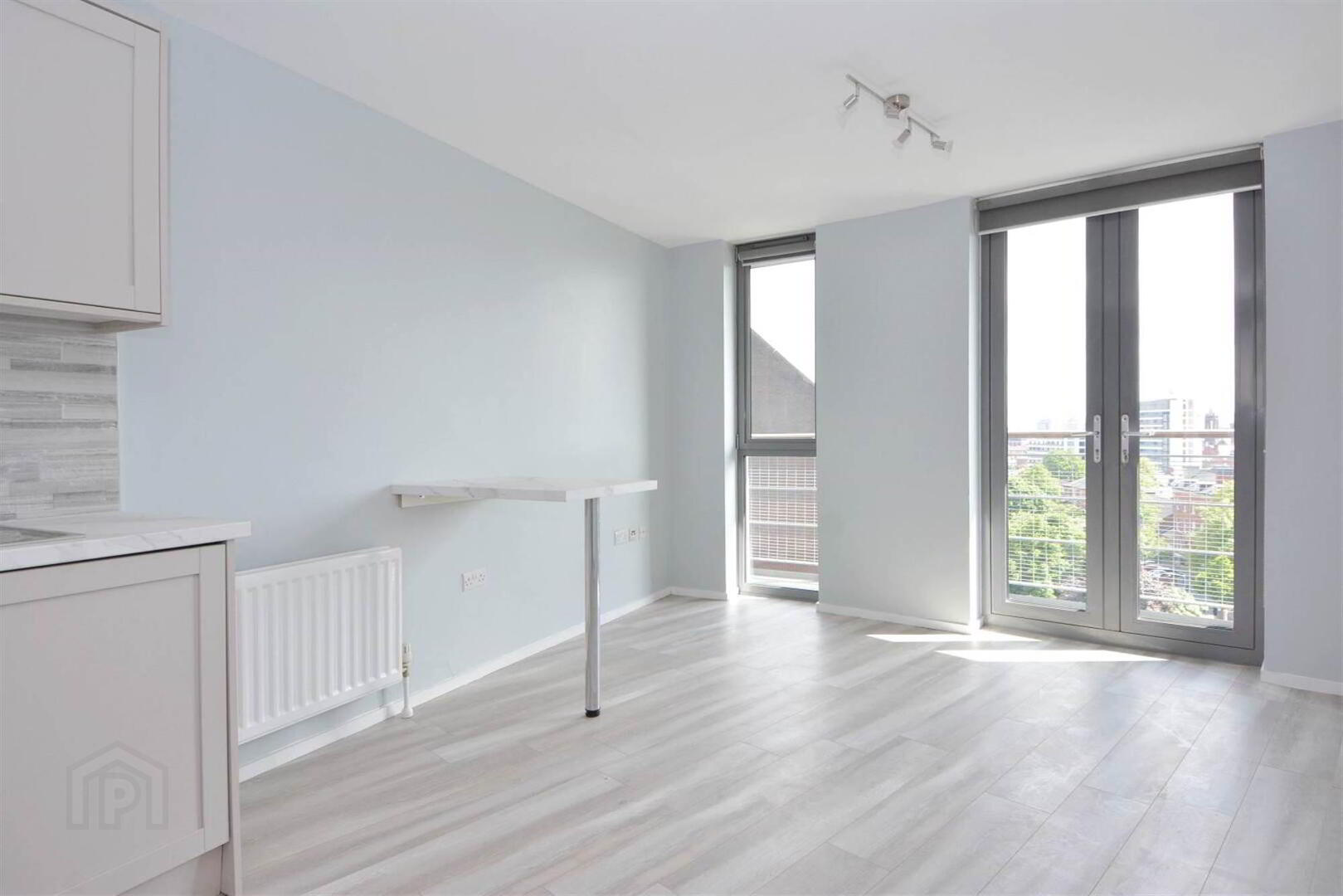 Apt 6.1, 117 Lisburn Road 8 of 14