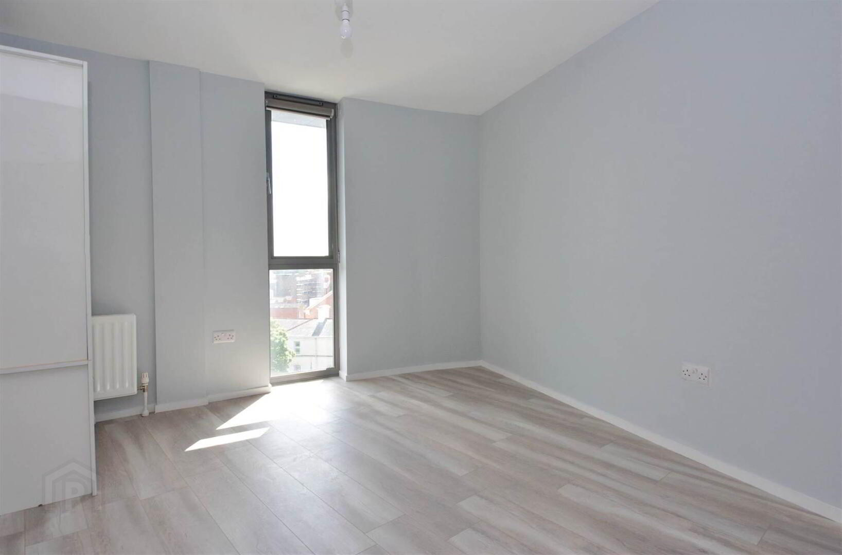 Apt 6.1, 117 Lisburn Road 9 of 14