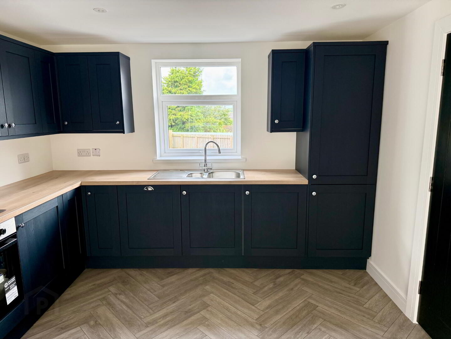 17a Foyle Crescent 6 of 19