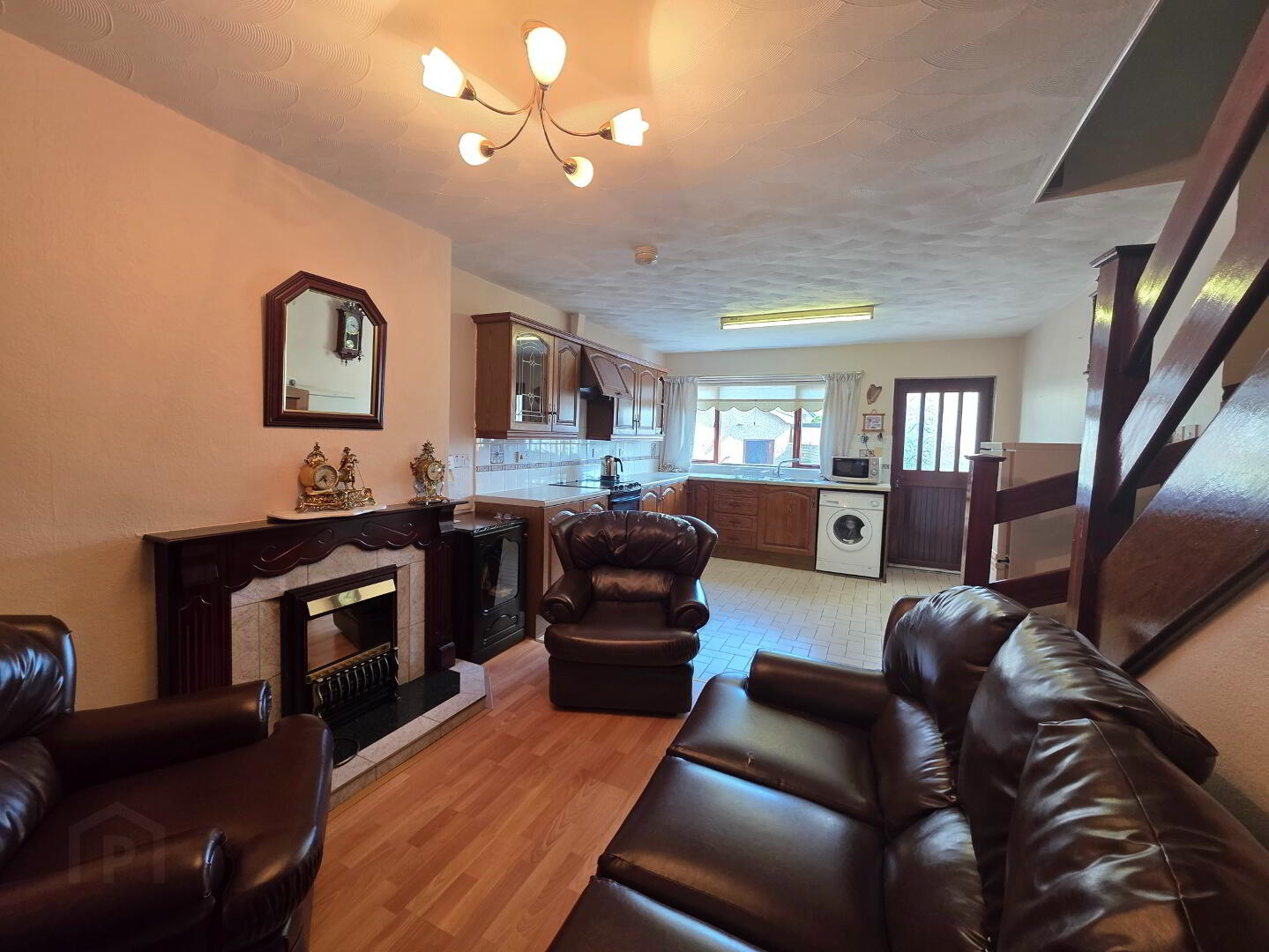 27 Leyland Road 4 of 17