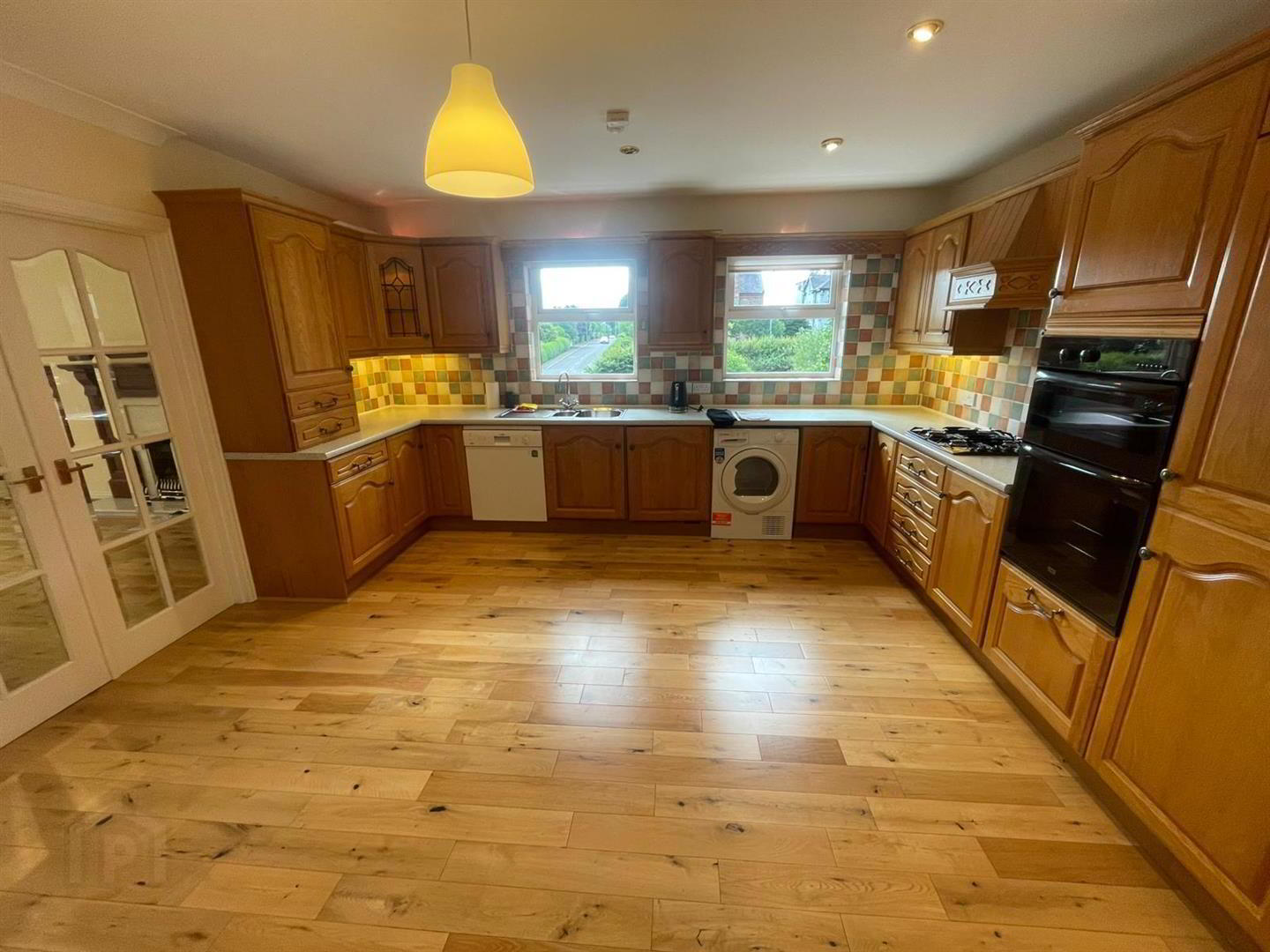 Apt 8 Knockdene Manor, 39-41 Knockdene Park South 3 of 8