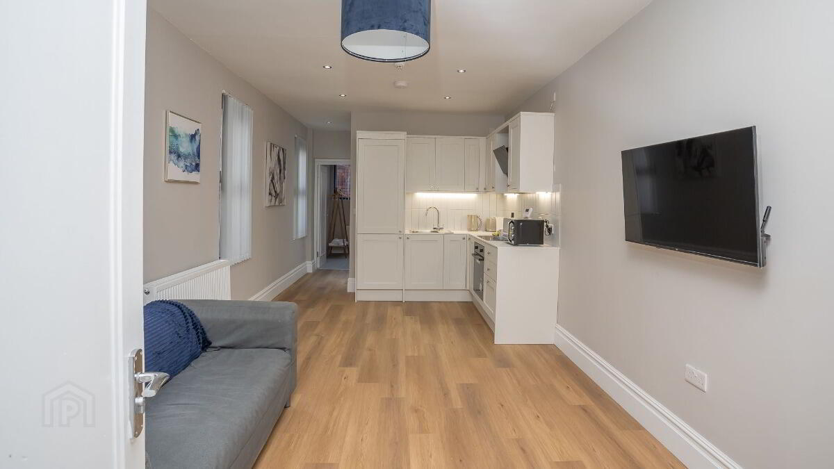 Apt 2, 19 Camden Street 5 of 6