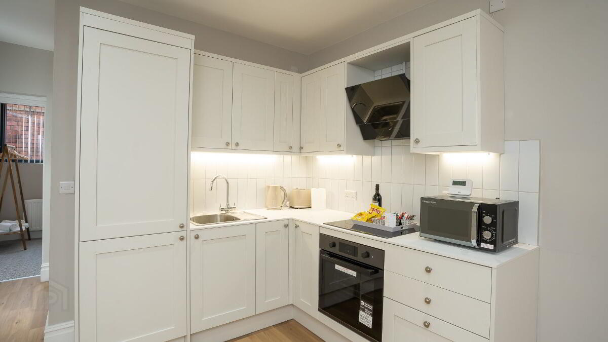 Apt 2, 19 Camden Street 3 of 6