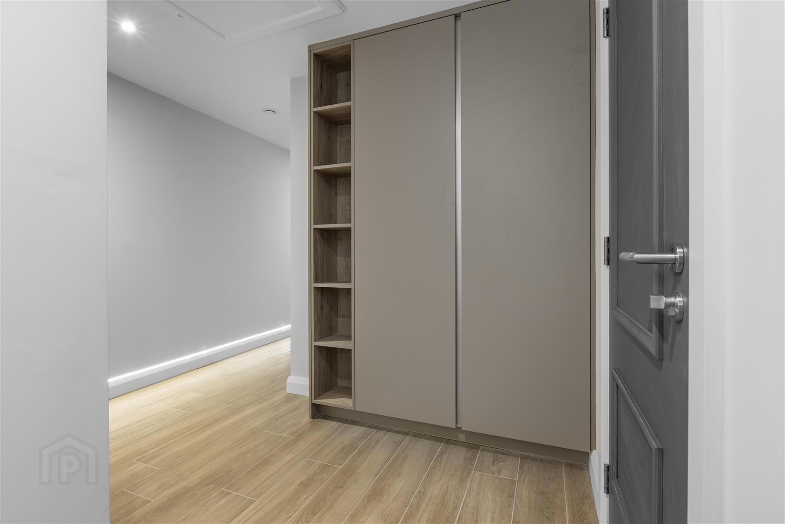 Apartment 1 17 The Promenade 15 of 51