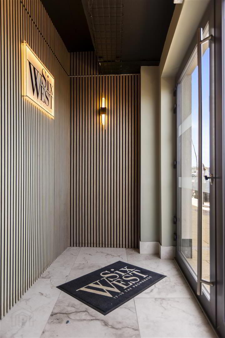 Apartment 1 17 The Promenade 44 of 51