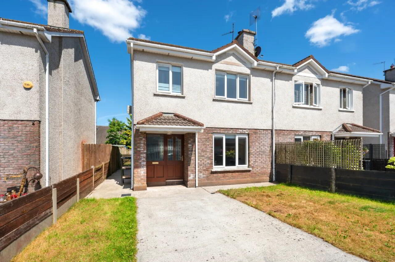15 Blackthorn Way 1 of 12