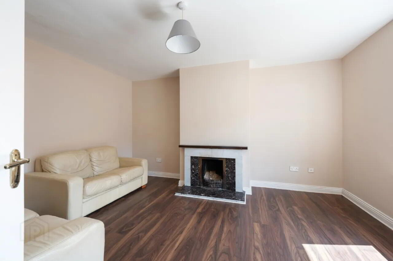 15 Blackthorn Way 3 of 12