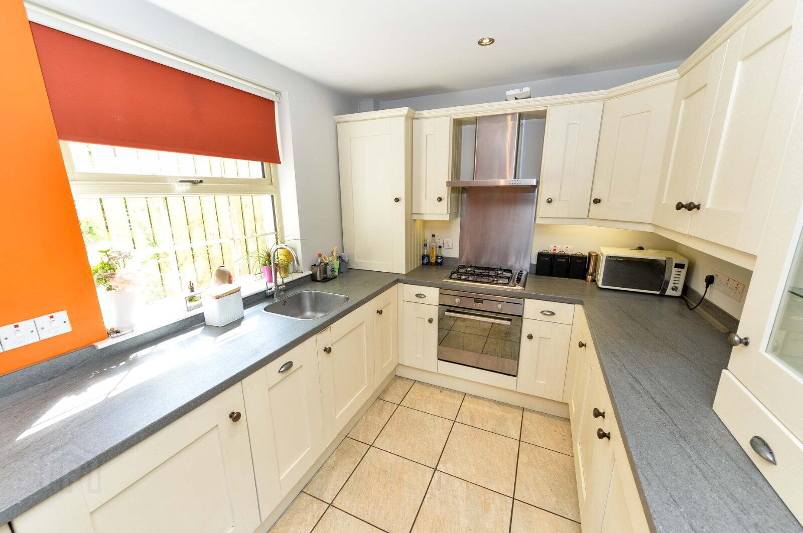 Apt 2 Eagleton Hall, 131 Upper Newtownards Road 3 of 15