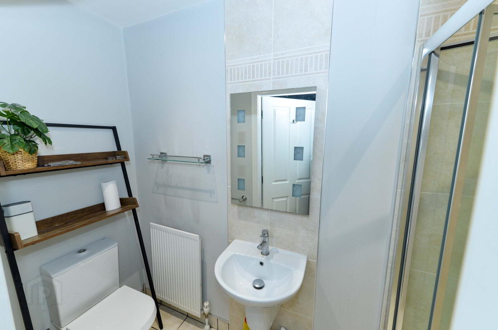 Apt 2 Eagleton Hall, 131 Upper Newtownards Road 8 of 15