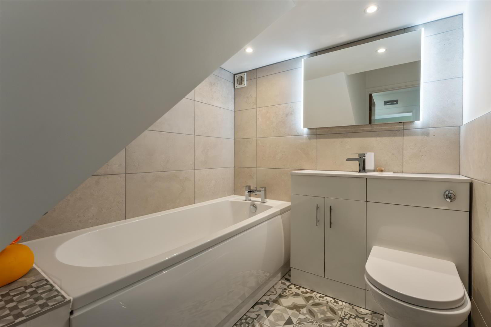 1 Tara Crescent 16 of 40