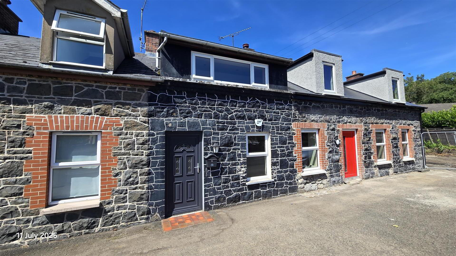 19 Greenfield Road 1 of 10