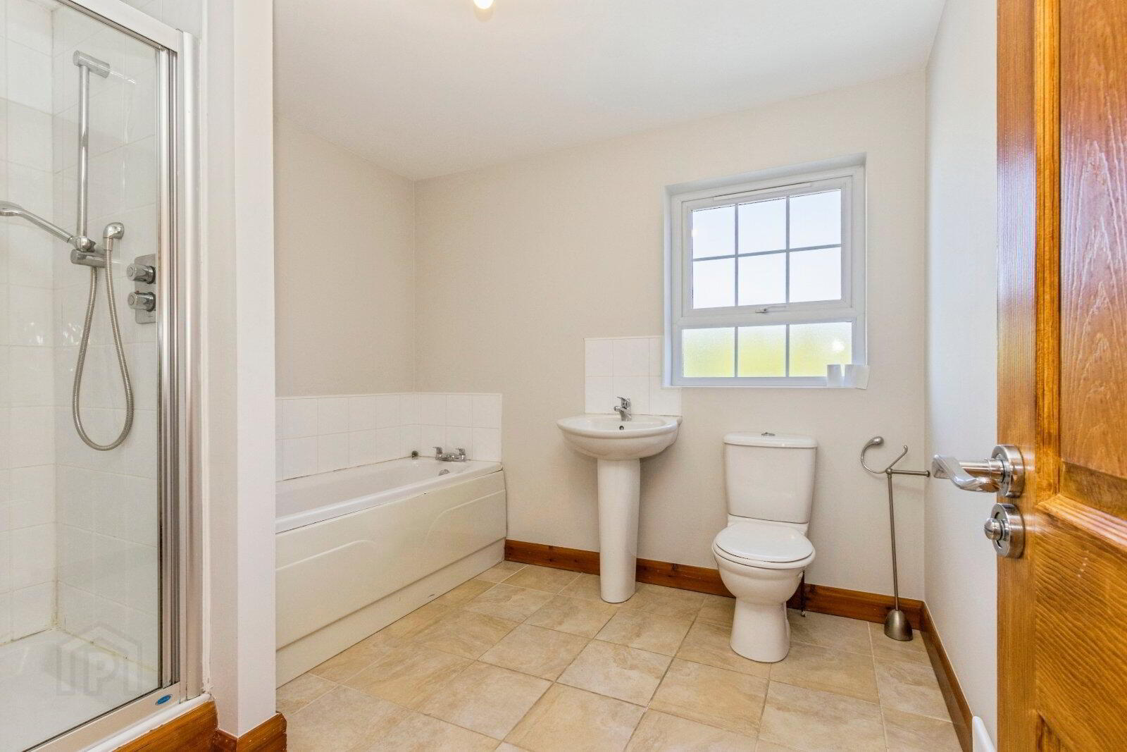 24 Regency Square 17 of 19