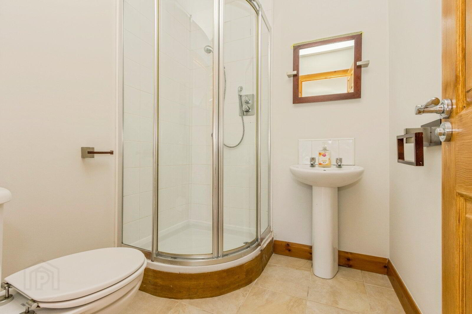 24 Regency Square 14 of 19