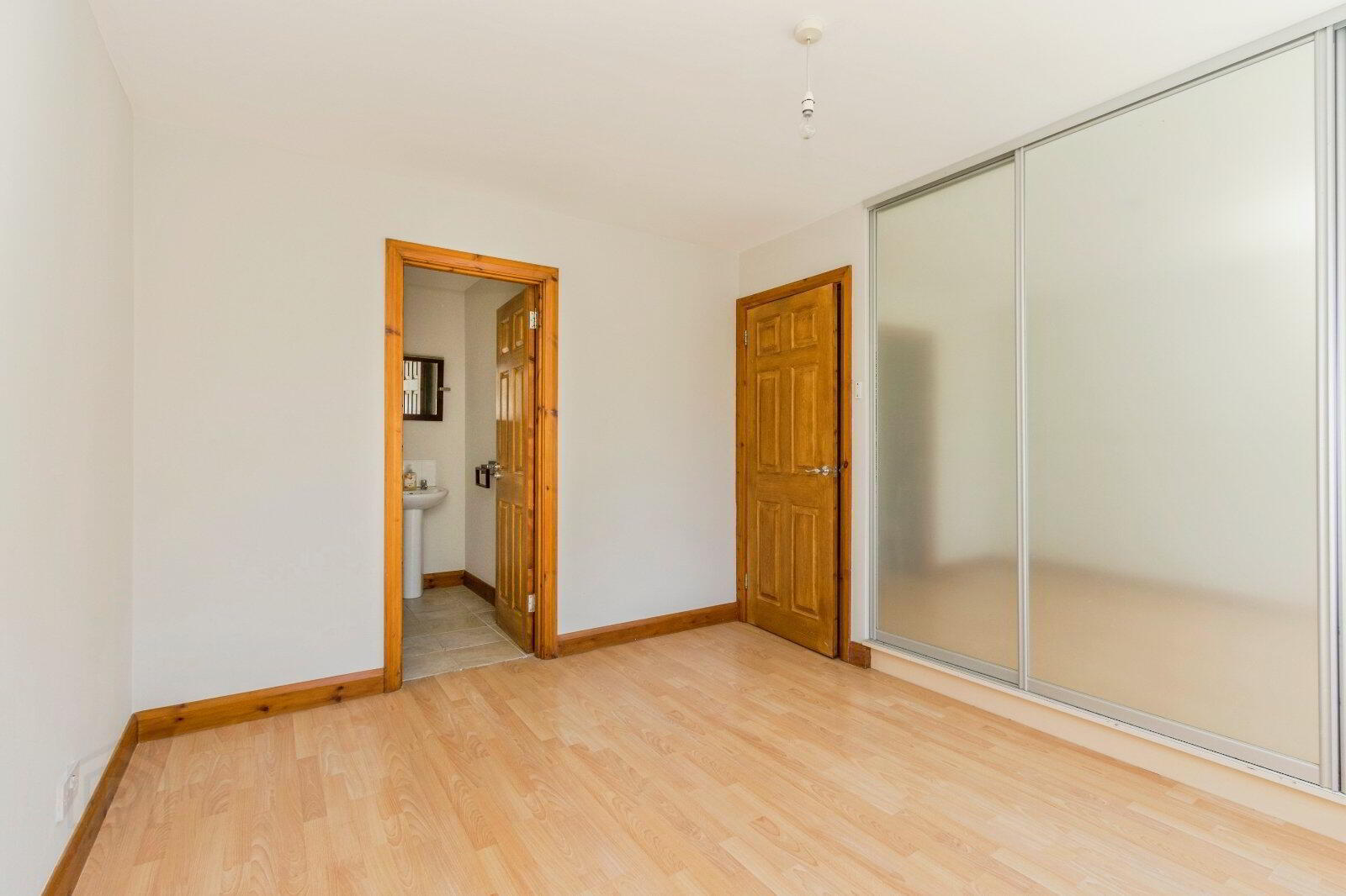 24 Regency Square 13 of 19
