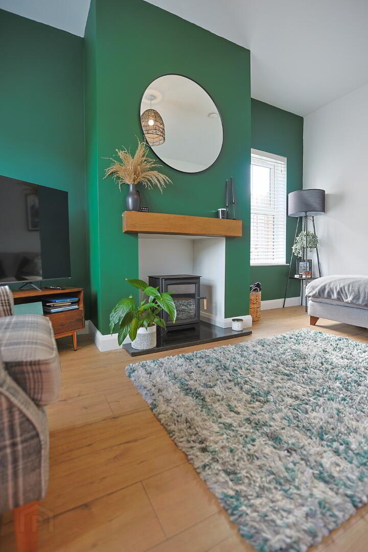 8 Moss Lane 15 of 65