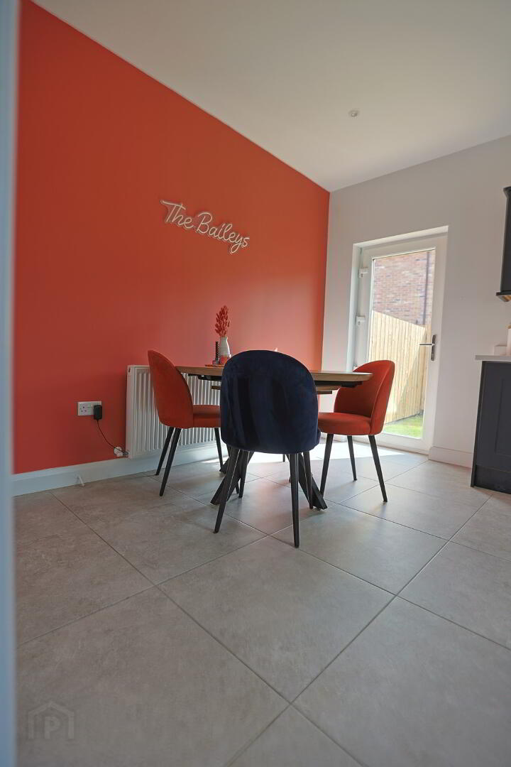8 Moss Lane 23 of 65