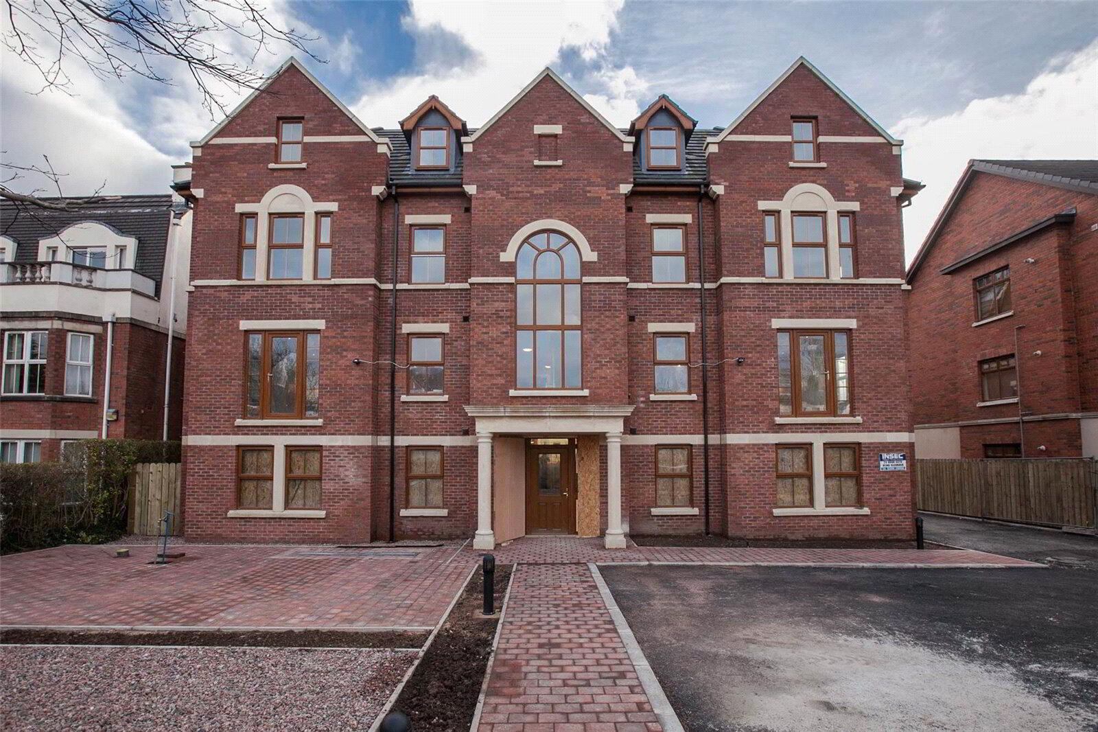 Apartment 3 22 Upper Lisburn Road 1 of 5