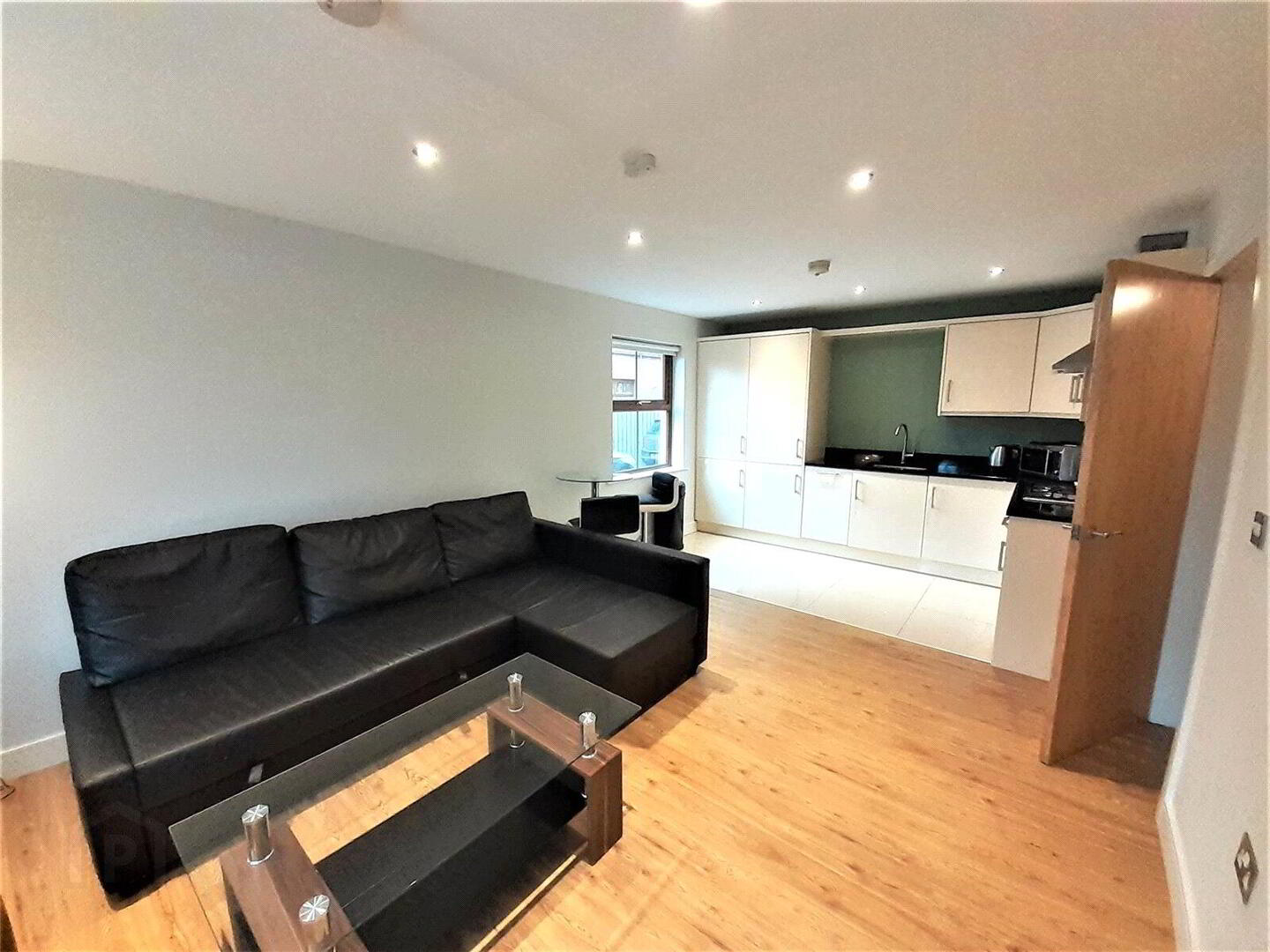 Apartment 3 22 Upper Lisburn Road 3 of 5